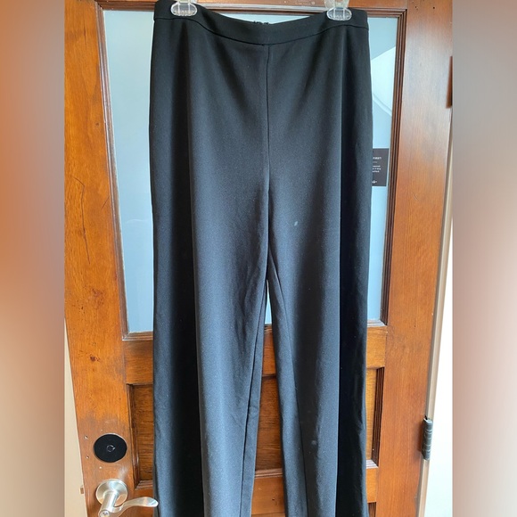 BNWT Lulu’s 2 piece set - bustier with flowy pants - Picture 5 of 6